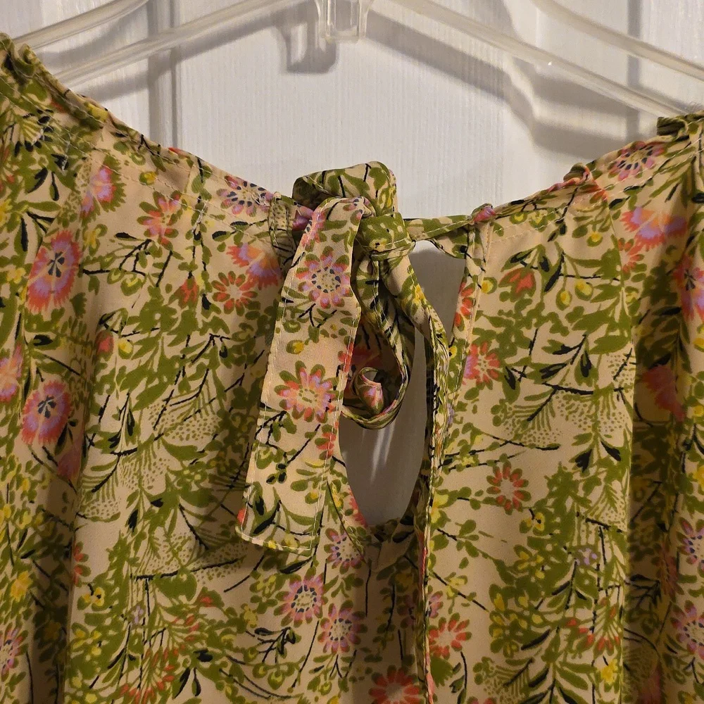 LC Lauren Conrad Floral Top with Green and Pink Accents - Picture 9 of 10